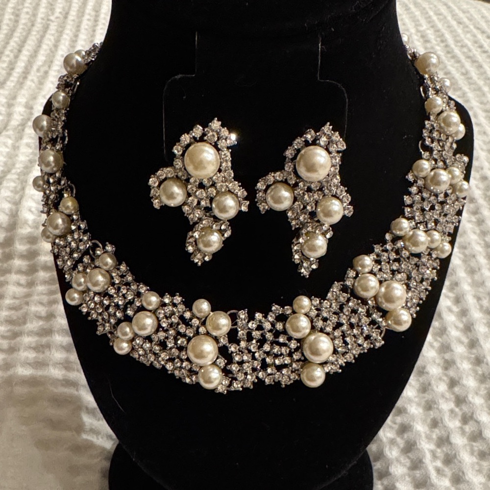 Simulated Pearl and Crystal Jewelry Set